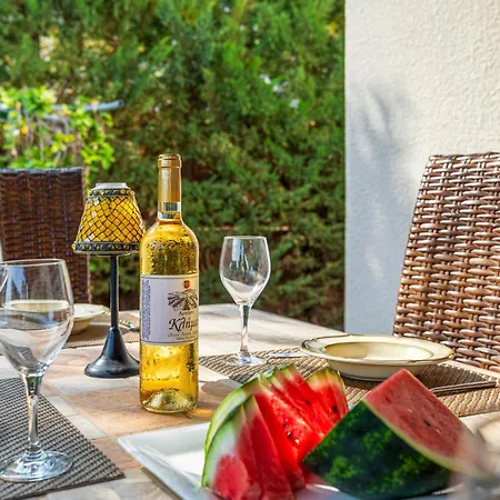 Thea, Luxury Cliff Sea View Villa *