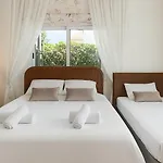Thea, Luxury Cliff Sea View فيلة *