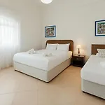 Thea, Luxury Cliff Sea View فيلة *
