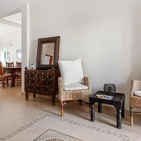 Thea, Luxury Cliff Sea View * Pissouri