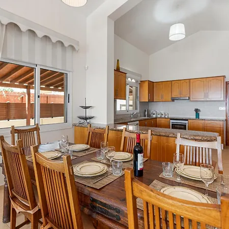 Thea, Luxury Cliff Sea View * Pissouri