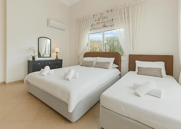 Thea, Luxury Cliff Sea View * Pissouri