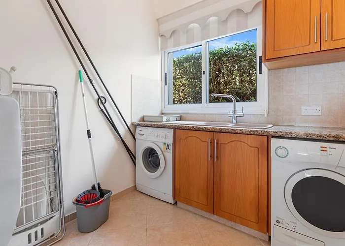 Thea, Luxury Cliff Sea View * Pissouri